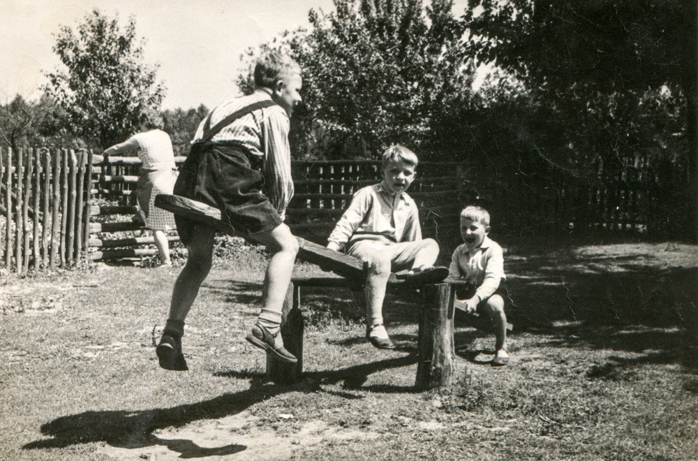 The 2026 Arbitrage: Why the GOOG/GOOGL Spread is Closing